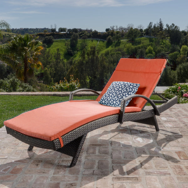 Outdoor Wicker Lounge with Arms with Water Resistant Cushion - NH551003